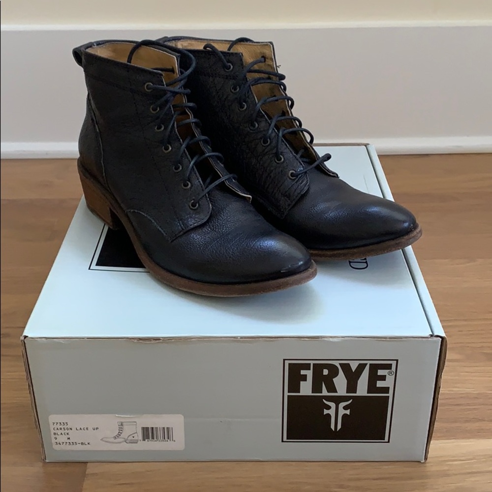Frye Carson Lace-Up bootie • 9 • Black